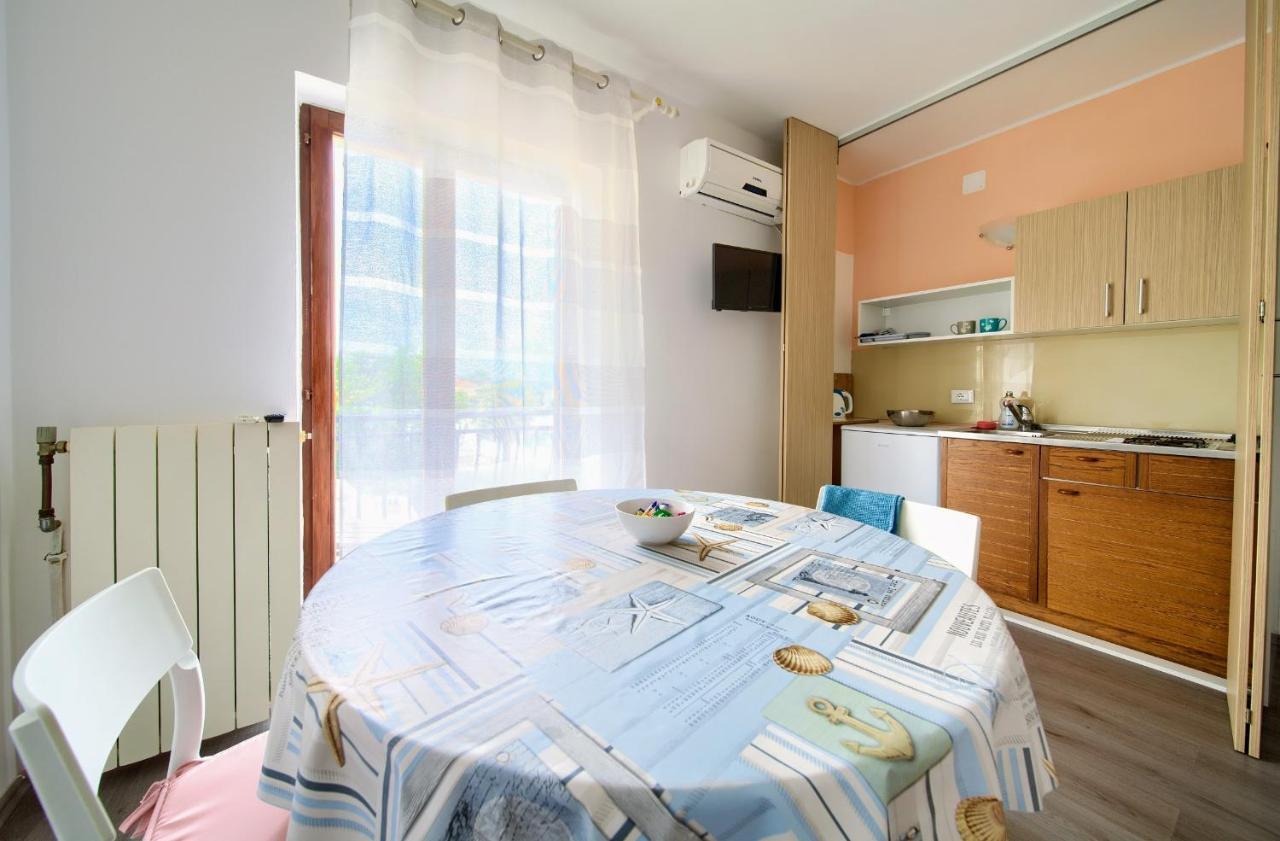 Apartments Dundo Njivice Exterior photo